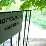 Hottonruy 4 Nyaraló *